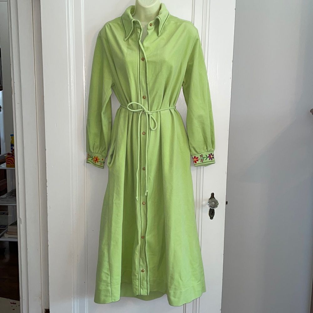 Vtg 60s By At Home Wear Van Raalte light green floral embroidered velour robe